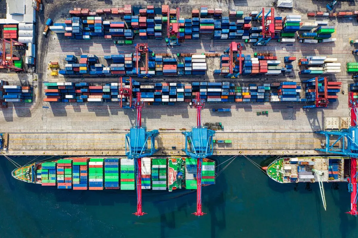 Como funciona o transporte de container no Brasil
