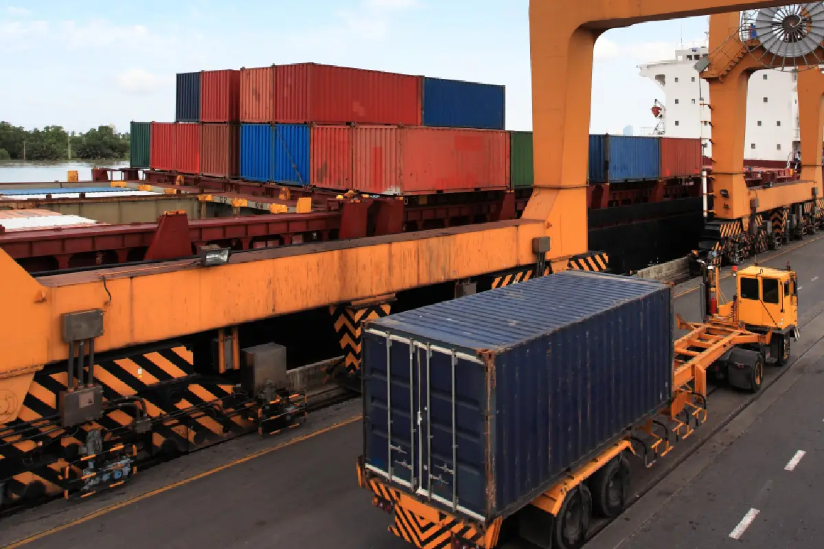 Comparativo entre container novo, usado e reformado